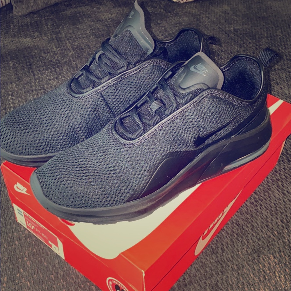 Nike Air Max Motion 2